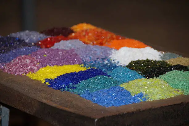 Glassblowing coloring ingredients - glassworks - angle