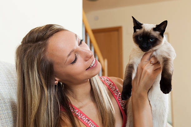 istock Portrait girl with cat 522224297