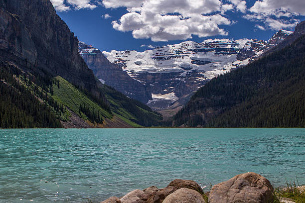 istock Lac Louise Banff Alberts 522241369
