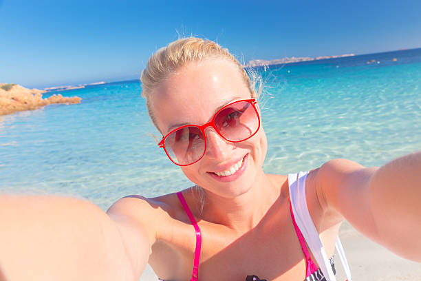 istock Summer kiss selfie. 522242851