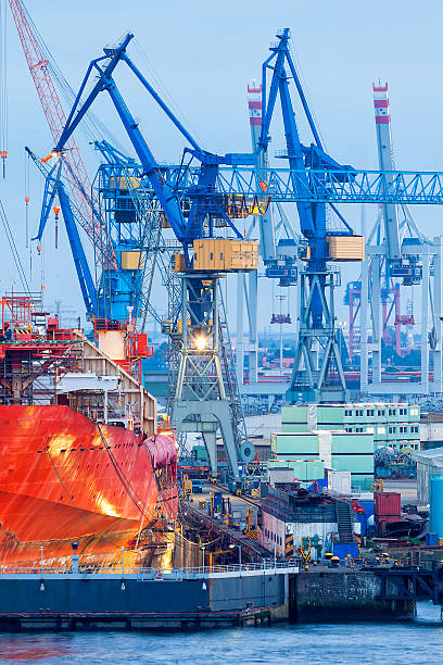 istock Ship in Dockyard, Hamburg, Germany 522243547