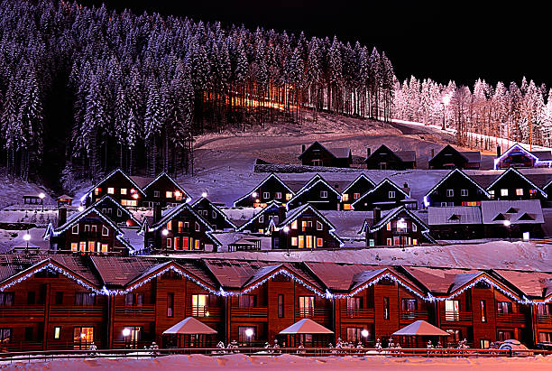 istock Houses decorated and lighted for christmas at night 522258813