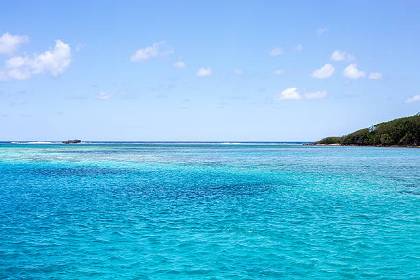 istock Crystal turquoise blue sea in a tropical beach 522311444