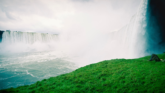 Panoramic view (16:9) of the Horseshoe Falls at Niagara, from the base of the waterfall, on the Canadian side.