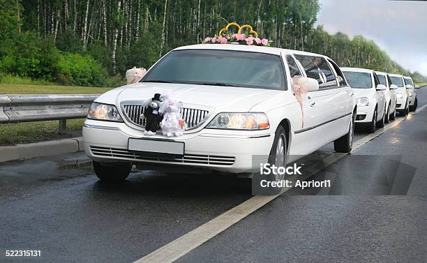 Hochzeitslimousine Mit Excourt Stockfoto und mehr Bilder von Hochzeit - Hochzeit, Limousine - Luxuswagen, Verkehrswesen