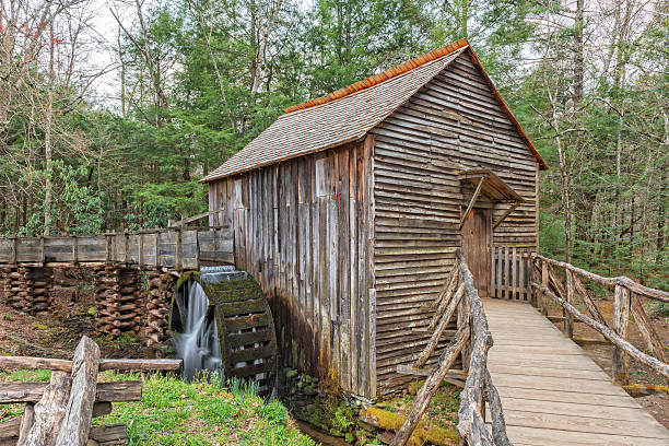 istock Grist Mill In Cades Cove 522322480