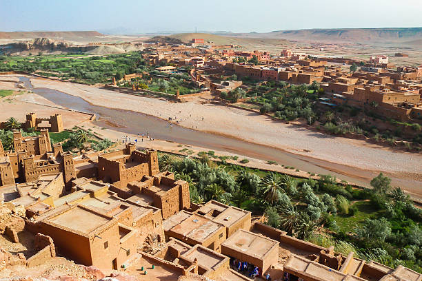 Draa Valley from Ouarzazate The stunning view of the Draa Valley from the top of the Moroccan village ait benhaddou stock pictures, royalty-free photos & images