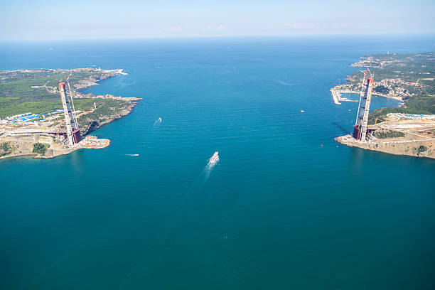 veduta aerea costruzione del ponte sulla terza bosporus, istanbul - sultan selim ii foto e immagini stock