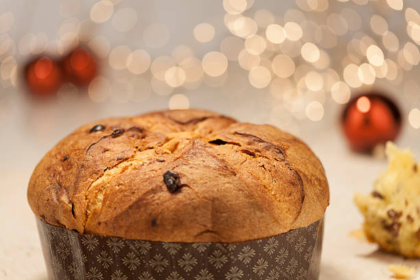 panettone w mediolanie - fruitcake christmas cake cake raisin zdjęcia i obrazy z banku zdjęć