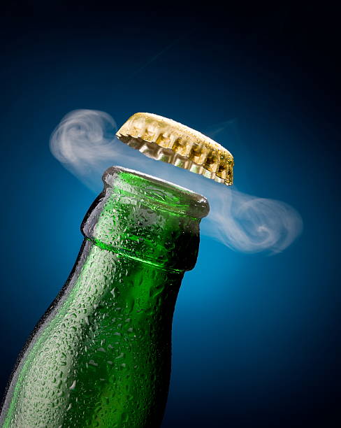 istock Opening of beer cap 522358005