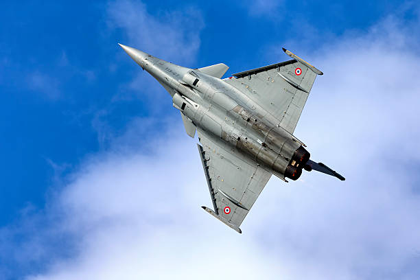 francese air force dassualt rafale c - fighter plane jet military airplane afterburner foto e immagini stock