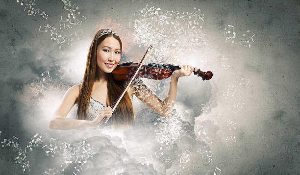 istock Woman violinist 522361405
