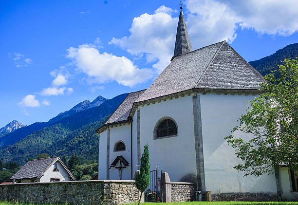 istock Church in Italian Alps 522369960