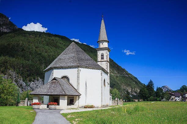 istock Church in Italian Alps 522369998
