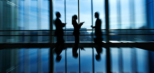 istock Business partners silhouettes 522383306