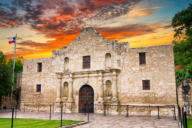 The Alamo, San Antonio, TX Exterior view of the historic Alamo shortly after sunrise fort photos stock pictures, royalty-free photos & images