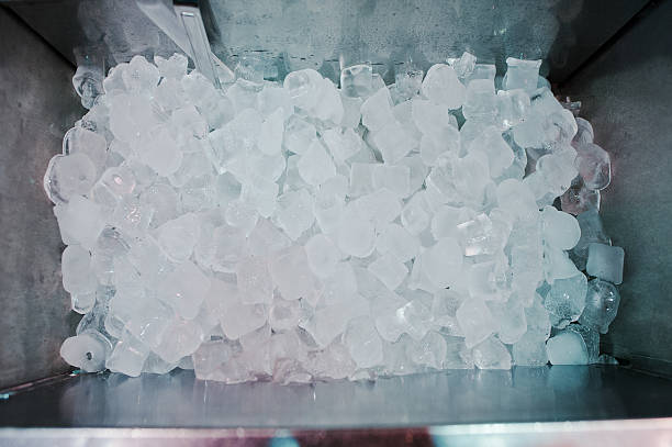 istock Many ice cubes on fridge at the bar 522391342