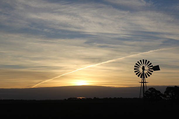 istock Sunset in the Australian Bush 522392346