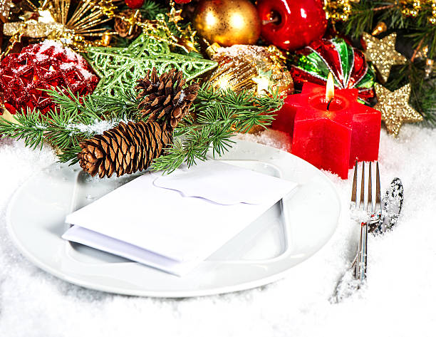 istock christmas table place setting with red and gold decorations 522397011