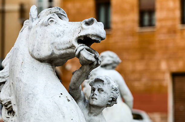 detalle de la fuente de neptuno, piazza navona en roma, italia - neptune mythology sculpture roman fotografías e imágenes de stock