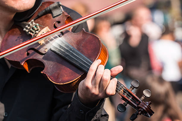 istock Close-up of violin-playing 522421991