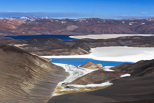 istock Volcano Pissis, Green y Blue lagoons, Catamarca, Argentina 522440759