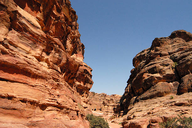 istock Wadi ad Deir, Petra, Jordan 522453261