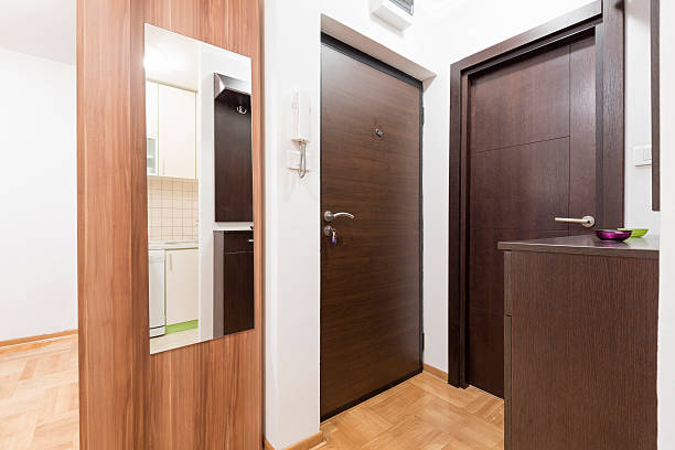 istock Hotel room entrance hall 522458260