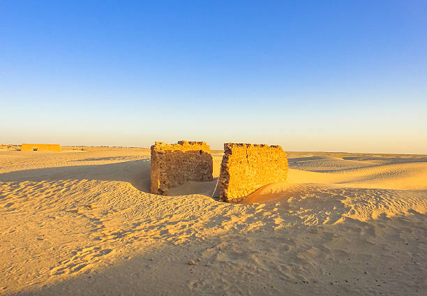 istock Old village ruins in Sahara 522459468