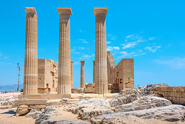 akropolis von lindos. rhodos, griechenland - social history minerva past ancient stock-fotos und bilder