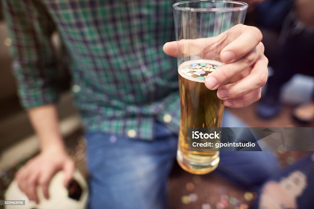 Genießen Sie ein Bier für den Erfolg - Lizenzfrei Alkoholisches Getränk Stock-Foto