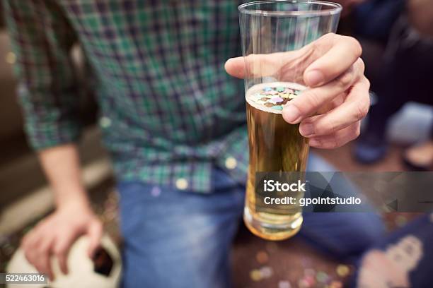Genießen Sie Ein Bier Für Den Erfolg Stockfoto und mehr Bilder von Alkoholisches Getränk - Alkoholisches Getränk, Bier, Bierglas