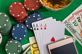 poker-chips-mit-spielkarte-euro-geld-und-smartphone.jpg?b=1&s=170x170&k=20&c=AcaI1bnhCn9XewBOZlJNusYQketREC83YnDMkEbAGy8=