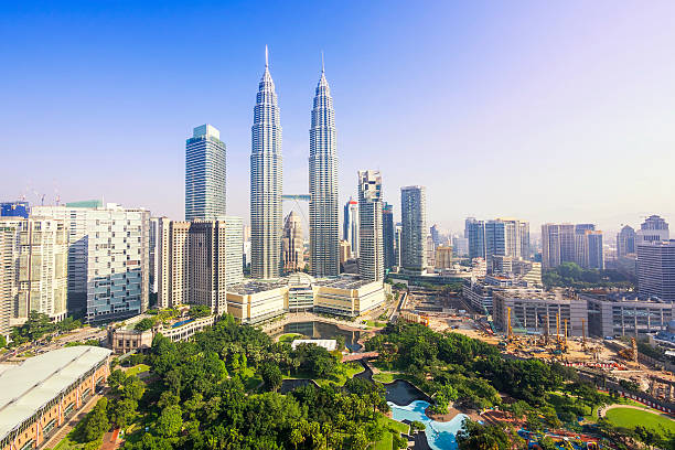 horizonte de kuala lumpur, malásia - lumpur - fotografias e filmes do acervo