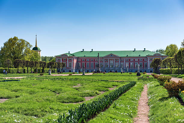istock Kuskovo garden 522486981