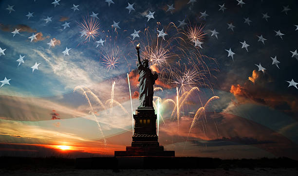 istock Independence day. Liberty enlightening the world 522520139
