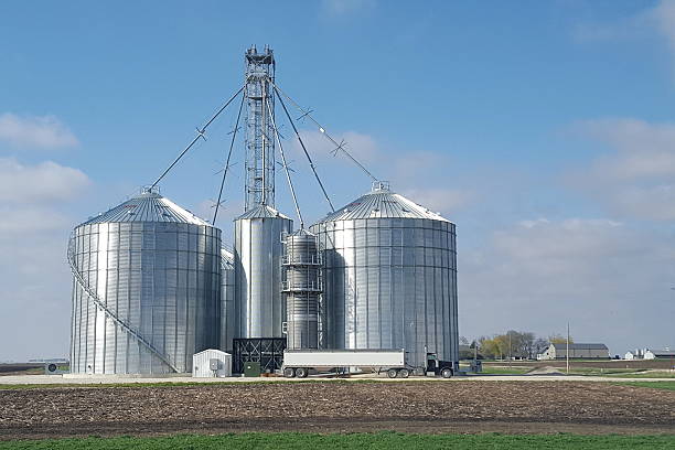 istock Iowa Grain Bins and Semi-Truck 522527246
