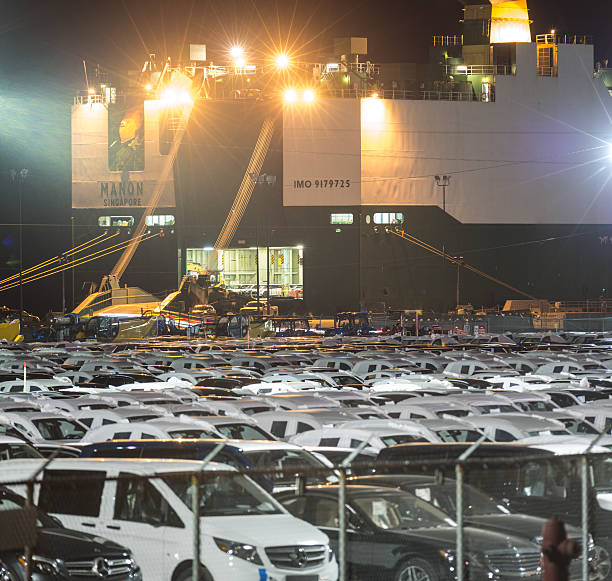 transporte de carga do veículo - editorial maritime provinces canada night imagens e fotografias de stock