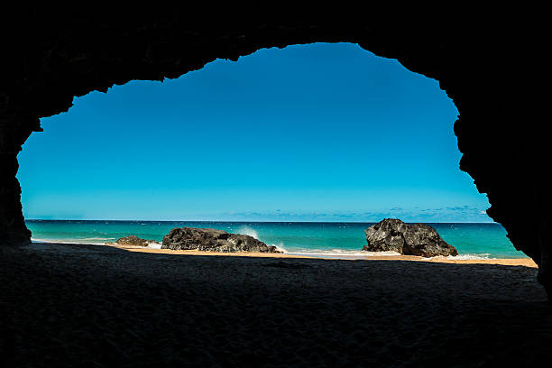 istock Hanakapi'ai Beach by Lava tube cave 522539480