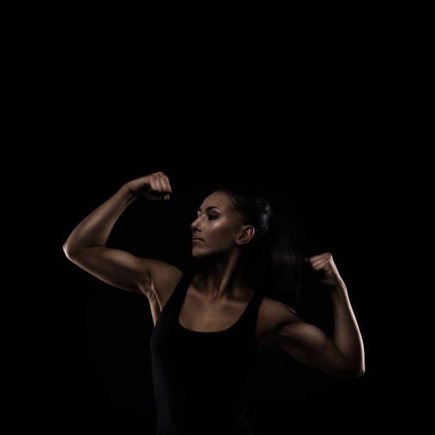 istock Young sports-looking nice lady with dark hair 522542773