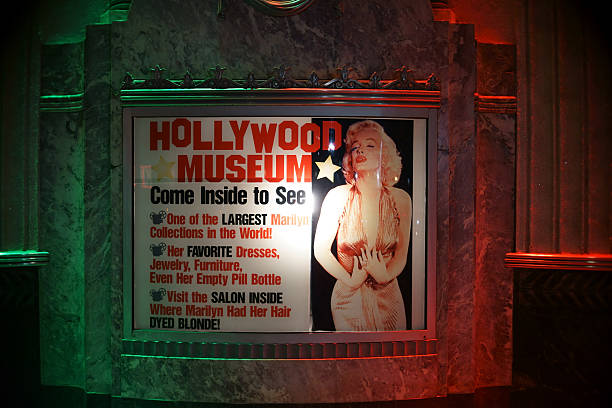 hollywood museum eingangshinweis - marilyn monroe stock-fotos und bilder