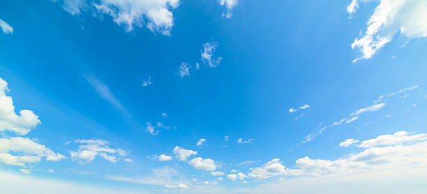 ブルーと白の雲模様 - 青空 ストックフォトと画像