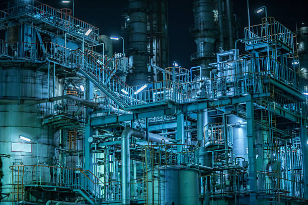 istock Large factory detail at night 522556010