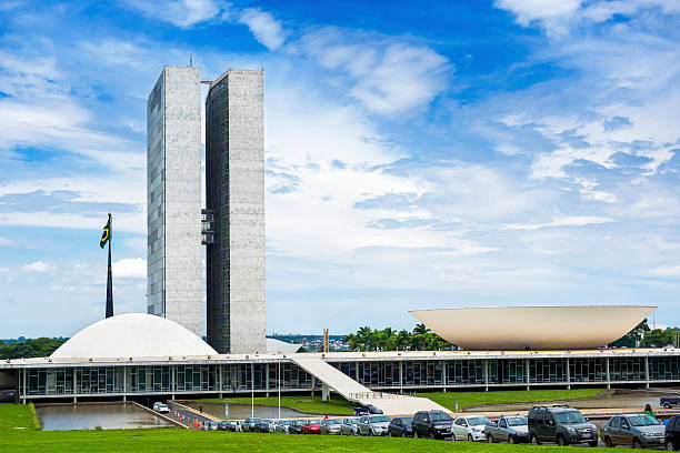 edifício do congresso nacional do brasil em brasília, brasil - national congress building imagens e fotografias de stock