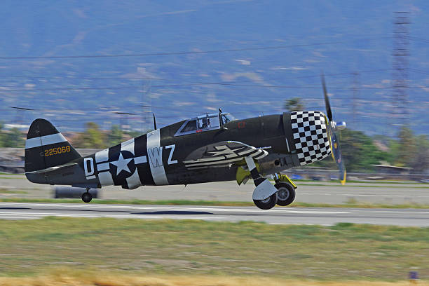 republic p-47 thunderbolt al 2014 piani di fame spettacolo di acrobazie aeree - p 47 thunderbolt foto e immagini stock