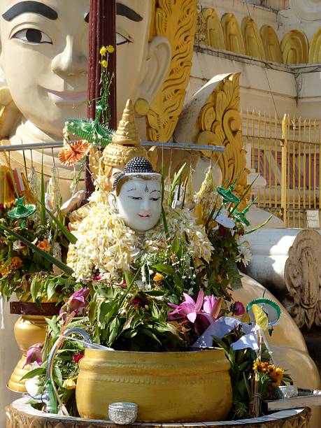 istock Buddha, Shwedagon Pagoda, Yangon Myanmar 522581997