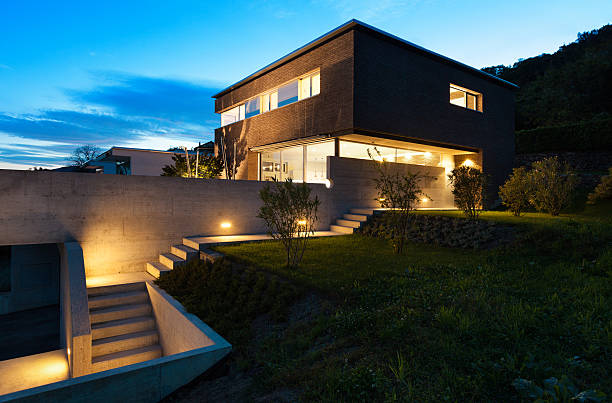 architettura di design moderno, casa, all'aperto - house residential structure luxury night foto e immagini stock
