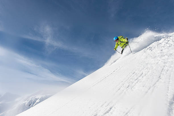 esquí de descenso - freeride fotografías e imágenes de stock