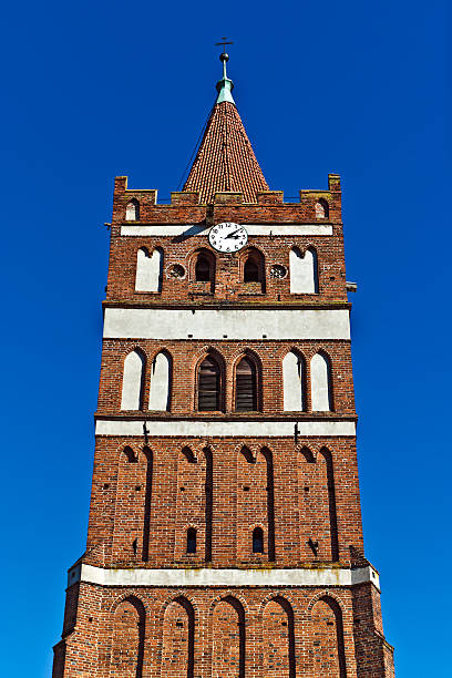 教会の聖ジョージ kirche friedland に入ります。（） 街まで pravdinsk （1 - pravdinsk ストックフォトと画像