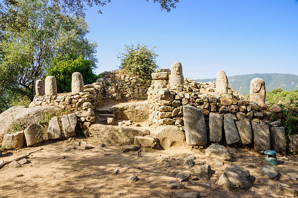 filitosa - megalith fotografías e imágenes de stock